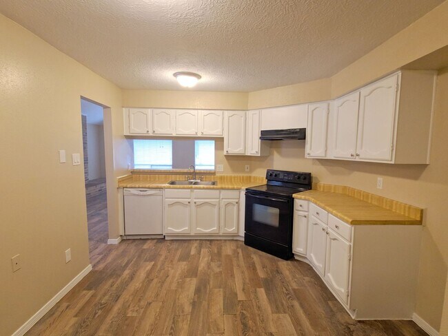 Building Photo - 4410 Dawn Creek Ln