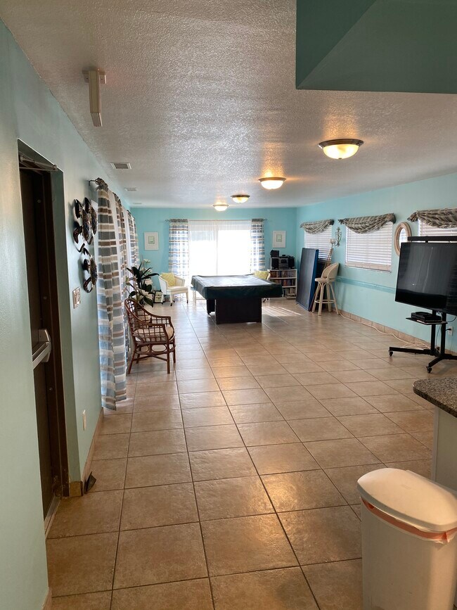 Building Photo - 4105 Ocean Beach Blvd
