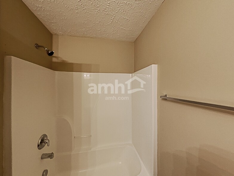 Building Photo - 1375 E Nir Shreibman