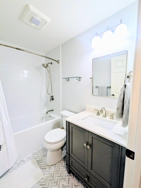 Building Photo - 20 Central St