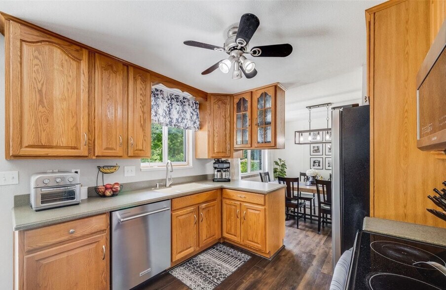 Building Photo - 7370 Devinney Ct