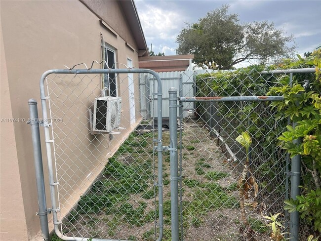 Building Photo - 21321 SW 99th Ct