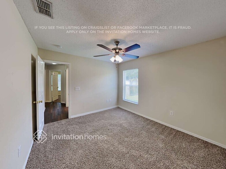 Building Photo - 2655 Green Valley Dr