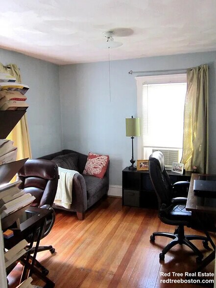 Building Photo - 20 Hunnewell Ave