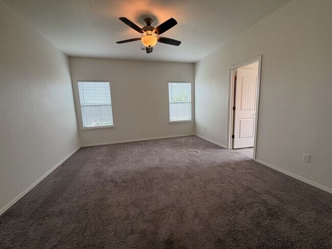 Building Photo - Beautiful 3BR/2BA House in Centerton with 2-Car Garage