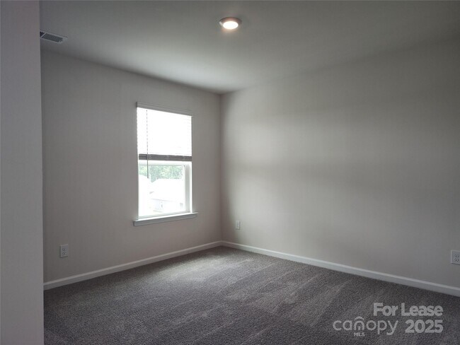 Building Photo - 529 Zermatt Ct