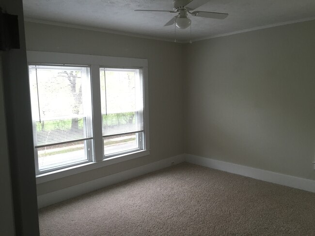 Building Photo - 1919 Plainfield Ave NE