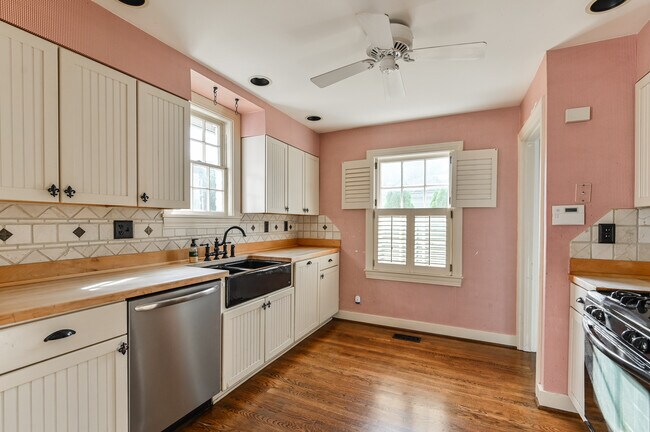 Building Photo - 511 Cannons Ln