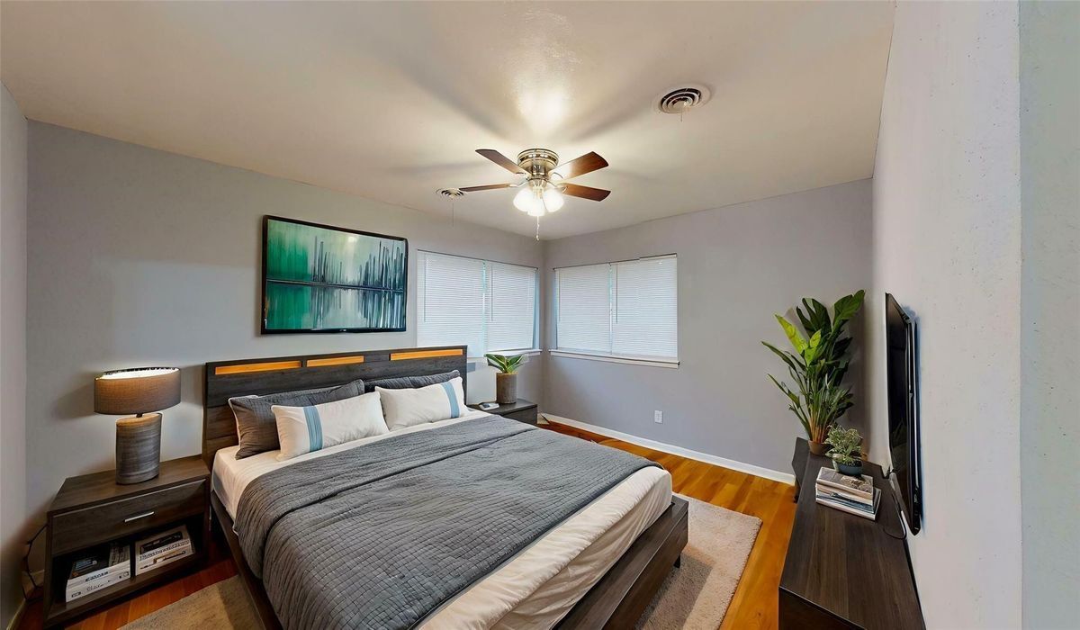 Building Photo - 5817 Sandra Dr