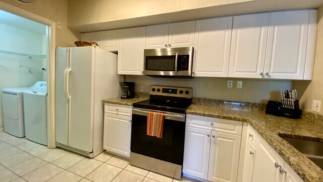 Building Photo - 11750 St Andrews Place