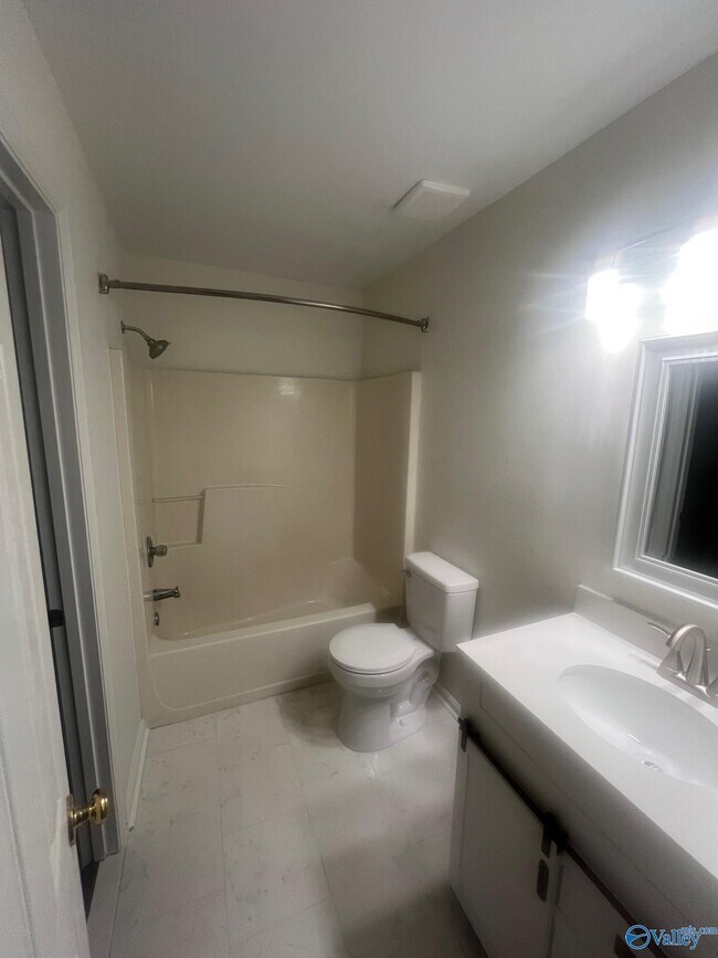 Building Photo - 111 Cepha Dr