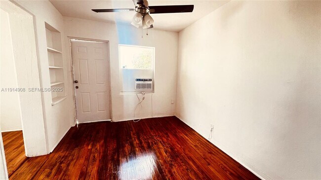 Building Photo - 1845 Bay Rd