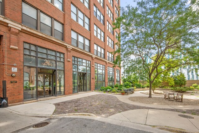 Primary Photo - 411 S Sangamon St