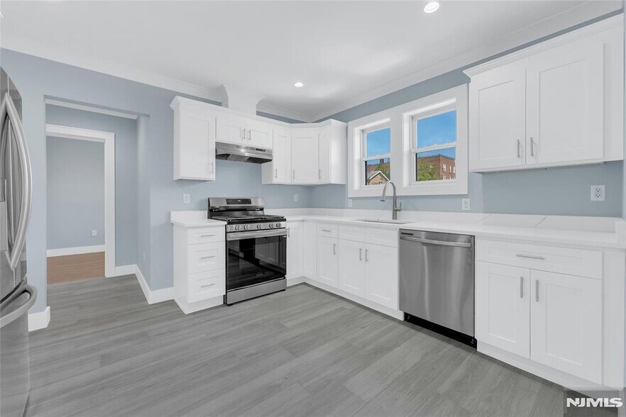 Building Photo - 229 Columbia Ave