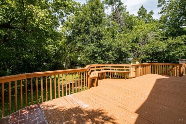 Building Photo - 765 Woodland Ave SE