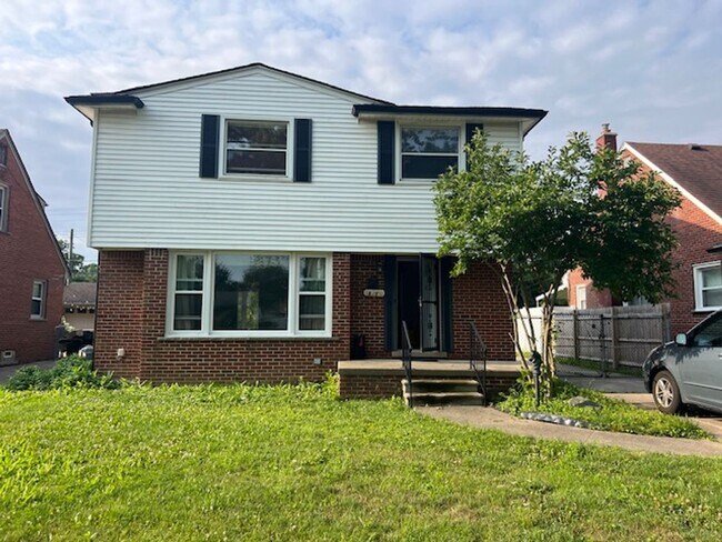 Primary Photo - Beautiful Single Family Home in Fraser! CO...