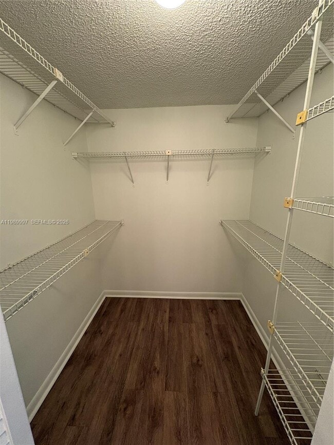 Building Photo - 8444 Shadow Ct