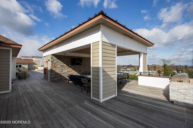 Building Photo - 258 Morris Ave