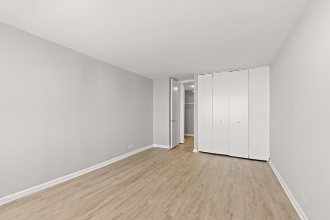 Building Photo - 655 W Irving Park Rd
