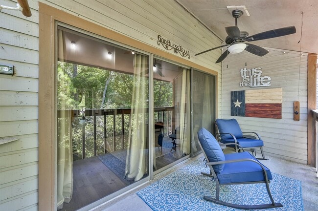 Building Photo - 3900 Aspen Dr