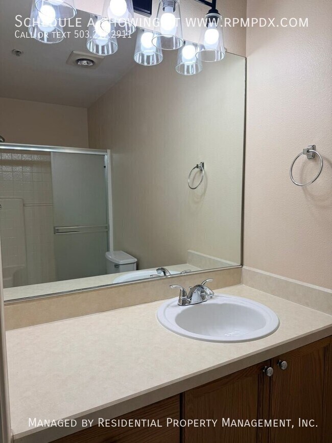 Building Photo - 14320 SW Cougar Ridge Dr