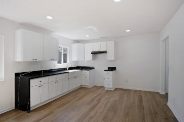 Building Photo - 227 Maple St