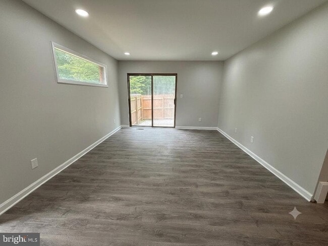 Building Photo - 9984 Shoshone Way