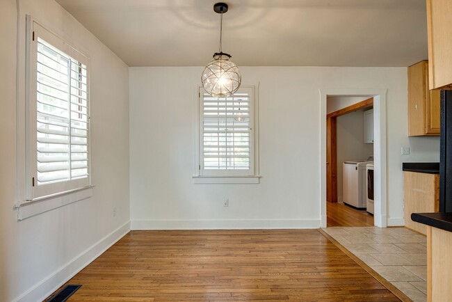 Building Photo - Welcome to your perfect rental in the hear...
