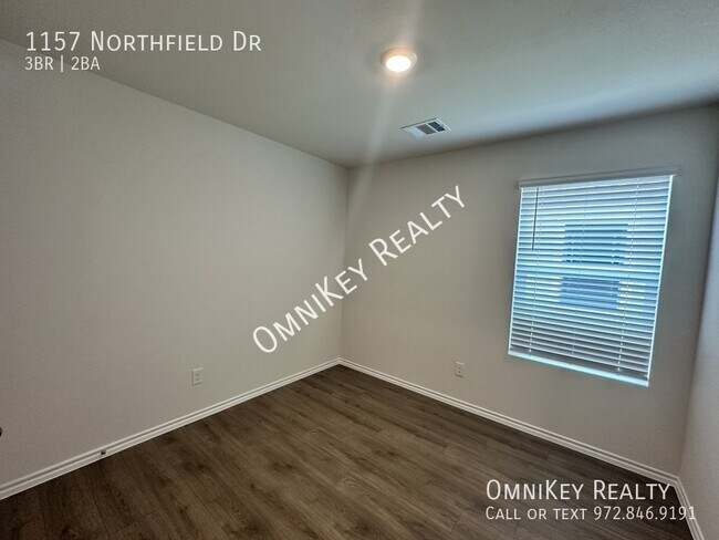 Building Photo - 1157 Northfield Dr