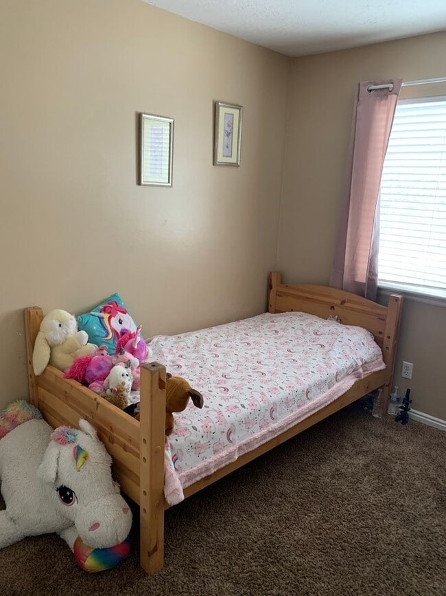 Building Photo - 3 Bedroom Townhome in Provo's Westside
