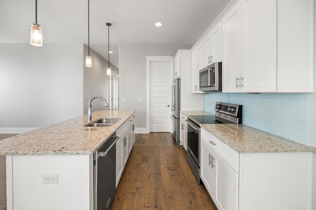 Building Photo - 56 Penelope St