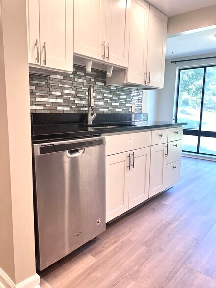 Building Photo - 18141 Chalet Dr