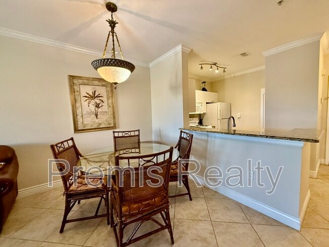 Building Photo - 2705 Via Murano