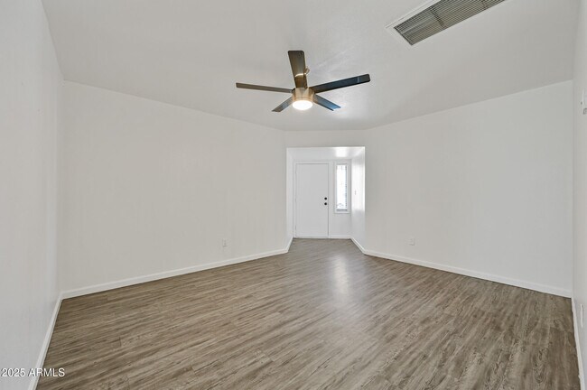 Building Photo - 1744 W Glendale Ave