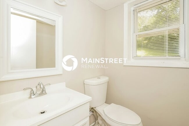 Building Photo - 4 Bedroom Pet-Friendly Home in NASHVILLE, TN with Main Street Renewal