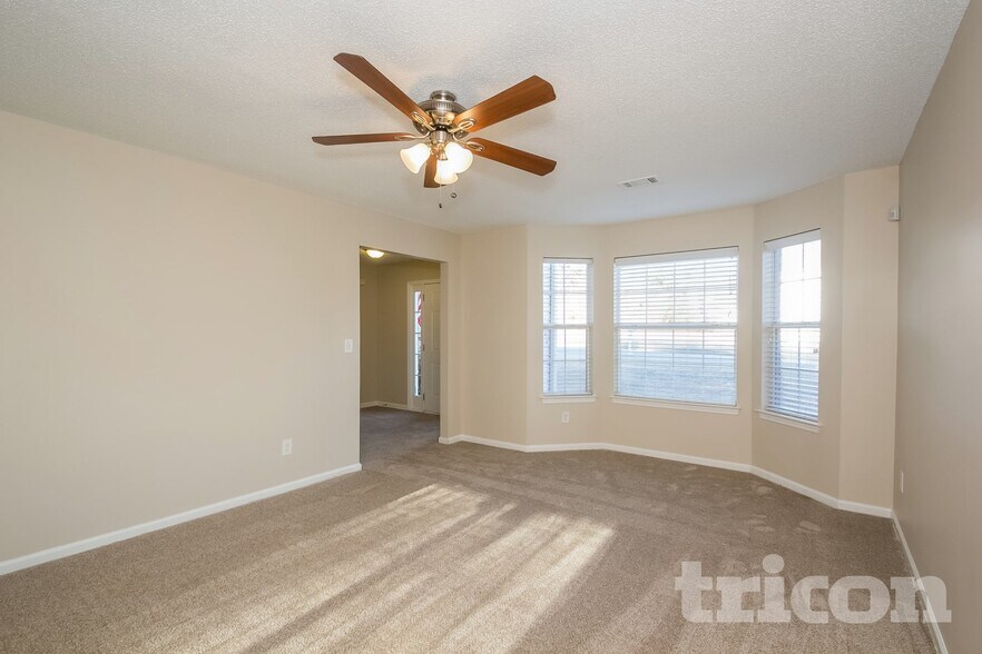 Building Photo - 2040 Smithfield Ave