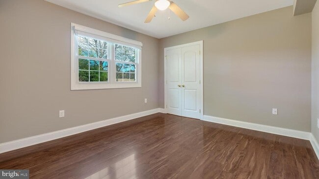 Building Photo - 1732 Creek Rd