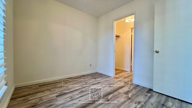 Building Photo - Beautifully Updated Junior 1bd/1ba at reso...