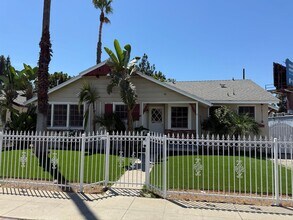 Building Photo - Newly Renovated Single-Family Home in Sun ...