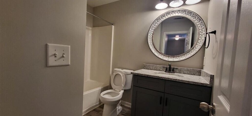 Building Photo - 45 Newnan Lakes Dr