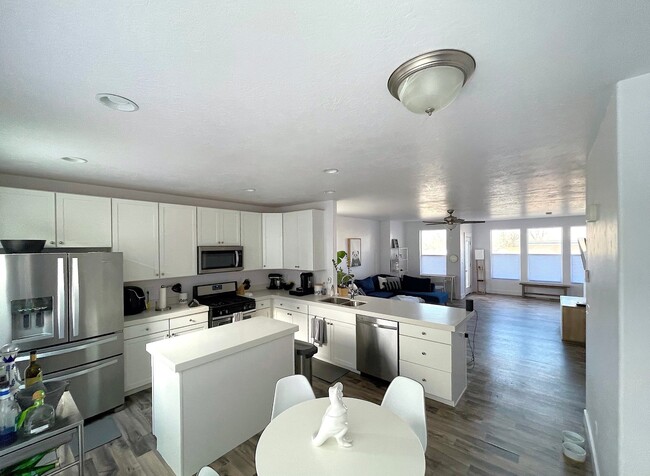 Building Photo - 1766 W Dalmeny Way