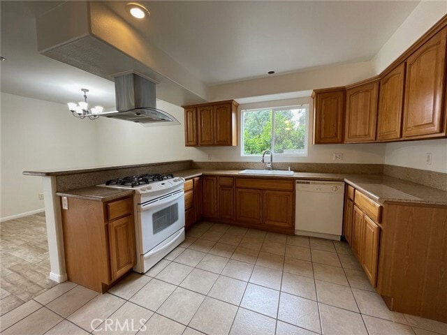 Building Photo - 410 E Arrow Hwy