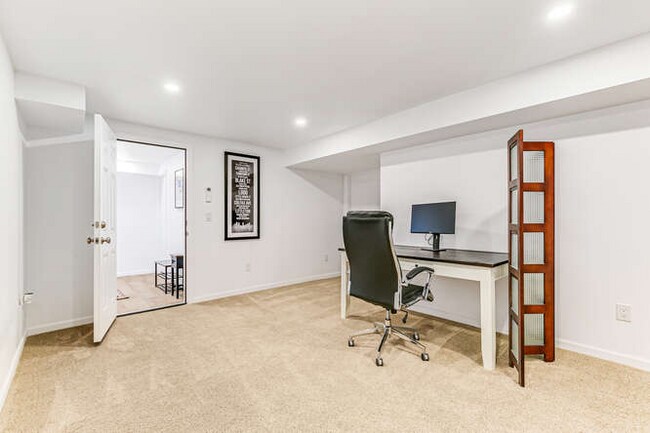 Building Photo - 3234 Taft Ct