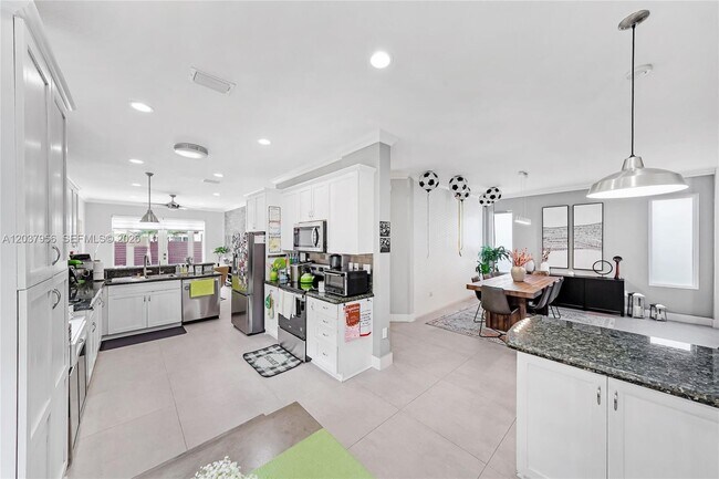 Building Photo - 4152 Sapphire Terrace