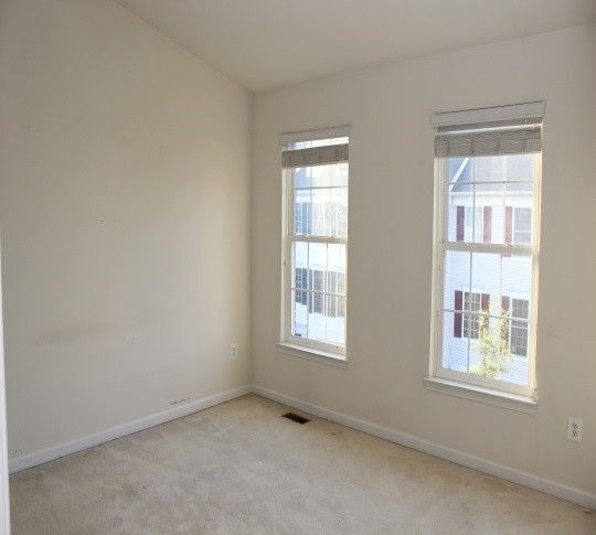 Building Photo - 42772 Hollingsworth Terrace