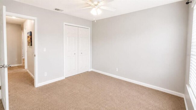 Building Photo - 9919 Turf Ct