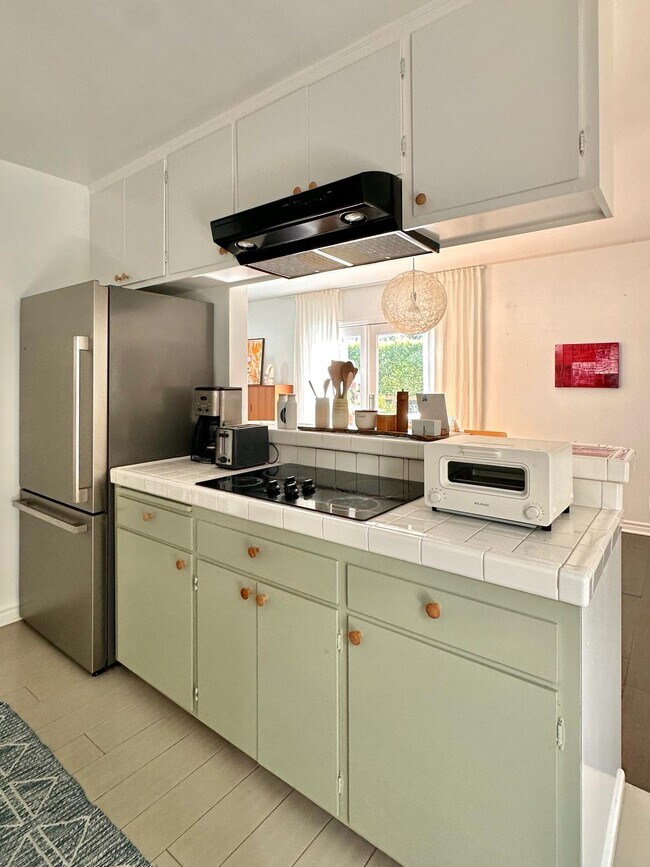 Building Photo - 927 Marine Ave