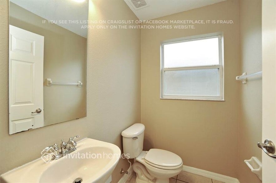 Building Photo - 3328 Thistledown Ln
