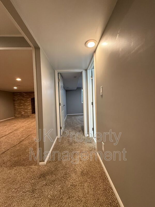 Building Photo - 512 52nd St S