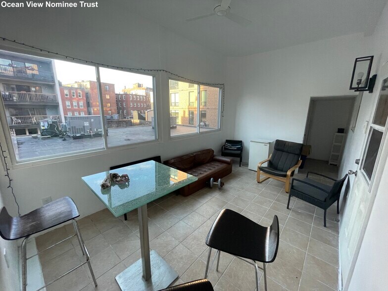 Building Photo - 236 Hanover St